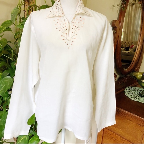Nice Embroidered Off White Linen Top  C11 - Picture 1 of 9